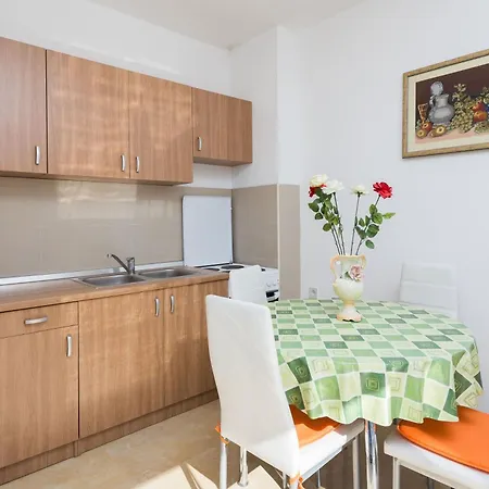 Moderne Strandwohnung In Zentraler Lage Biograd Na Moru